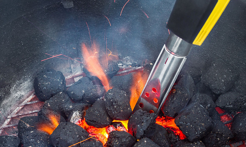 Gjør enhver kullgrill klar for grilling på kort tid